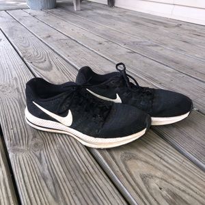 Nike Volmero 12’s - Women’s 9